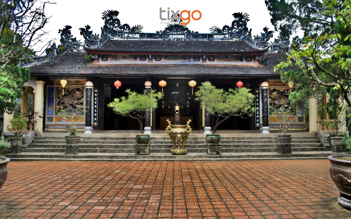du lịch huế tháng 8 Không gian cổ kính của chùa Từ Hiếu