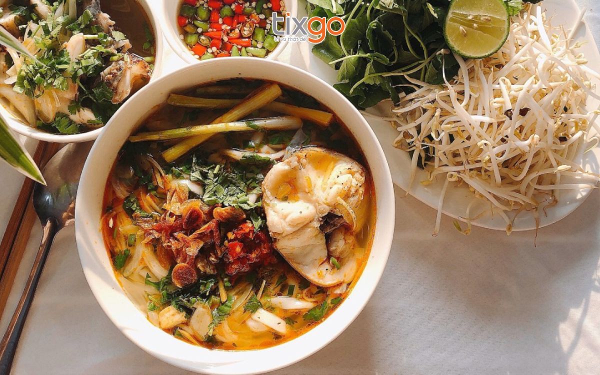 du lịch huế tháng 9 Bánh canh cá lóc