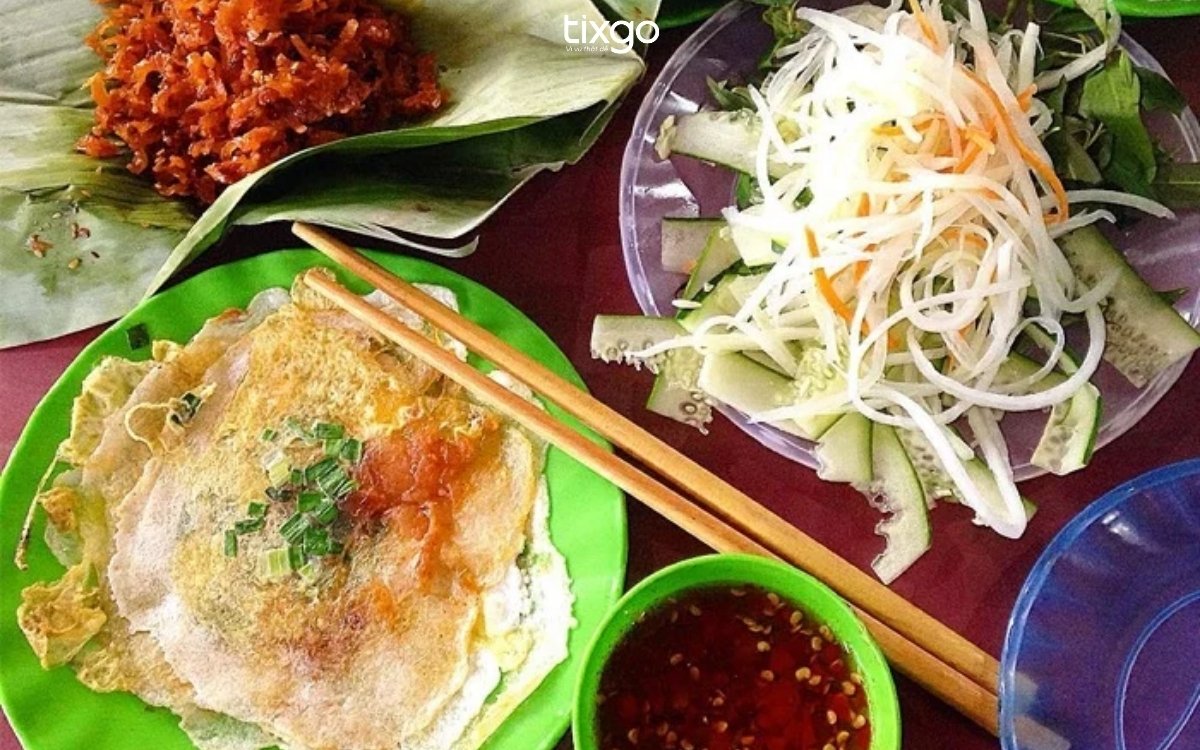 Bánh ép Huế là món ăn vặt đường phố “quốc dân”