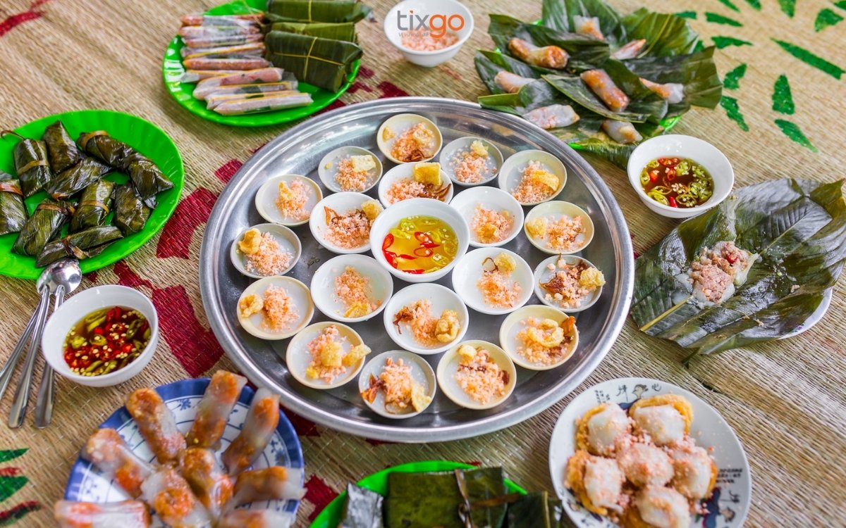 Bộ tứ đặc sản Huế bánh bèo - nậm - lọc - ram ít