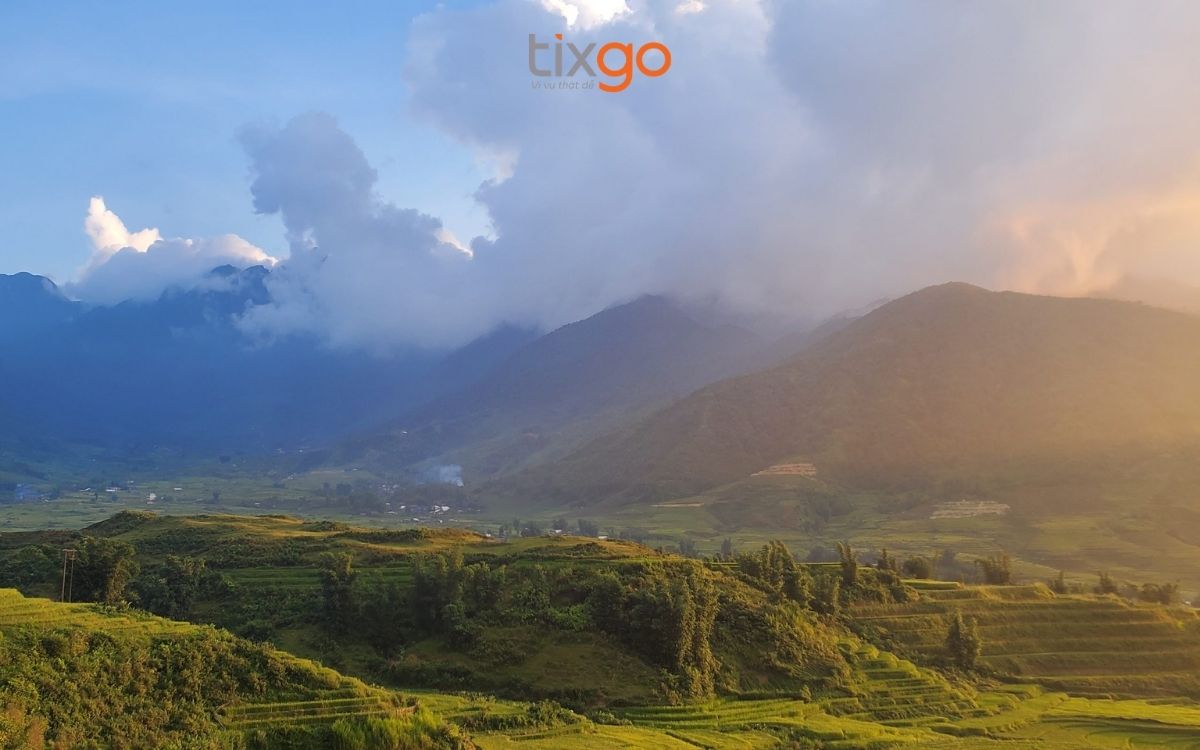 du lịch Lào Cai Nhìu Cồ San - ngọn núi mang dáng hình sừng trâu