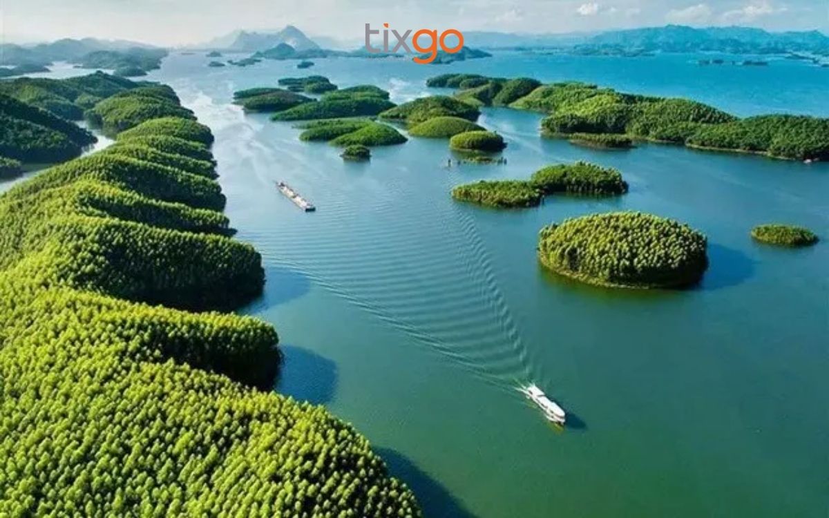 du lịch Lào Cai Hồ Thác Bà được mệnh danh là Hạ Long trên núi