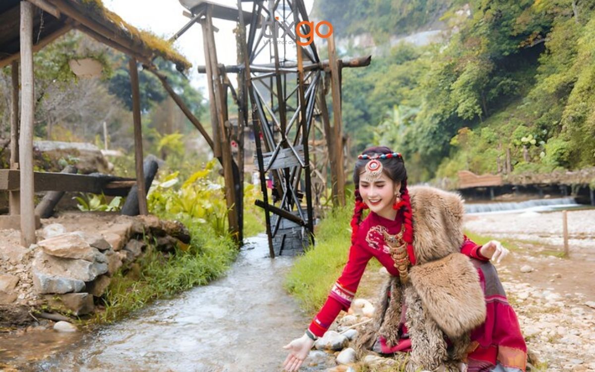 du lịch Lào Cai Bản Cát Cát là nơi du khách hòa mình vào đời sống của người H’Mông