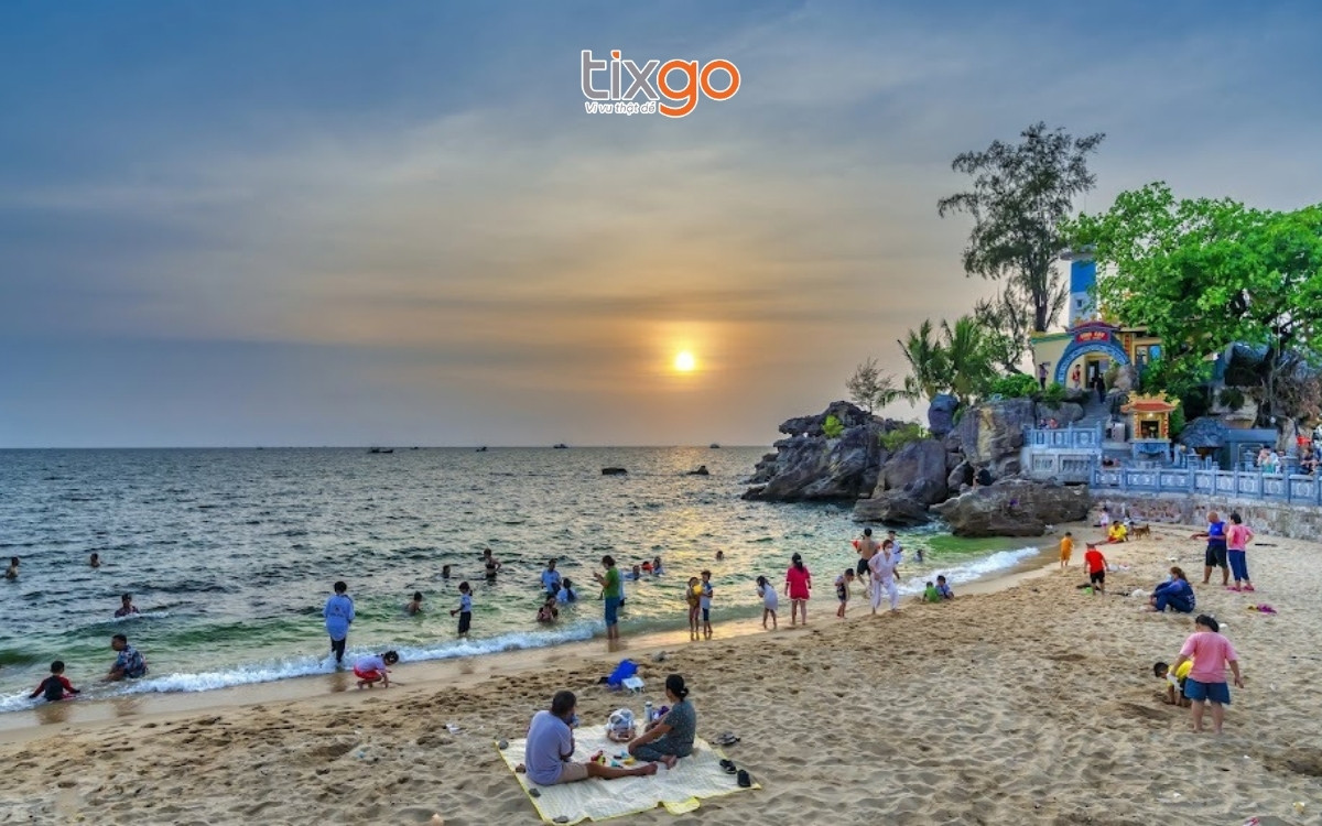 du lịch Phú Quốc tháng 1 Cầu an đầu năm tại Dinh Cậu là trải nghiệm nên thử ở Phú Quốc tháng 1