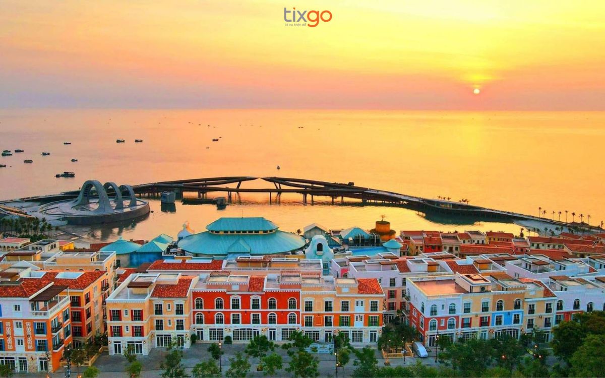 Thị trấn Hoàng Hôn mang phong cách Địa Trung Hải 