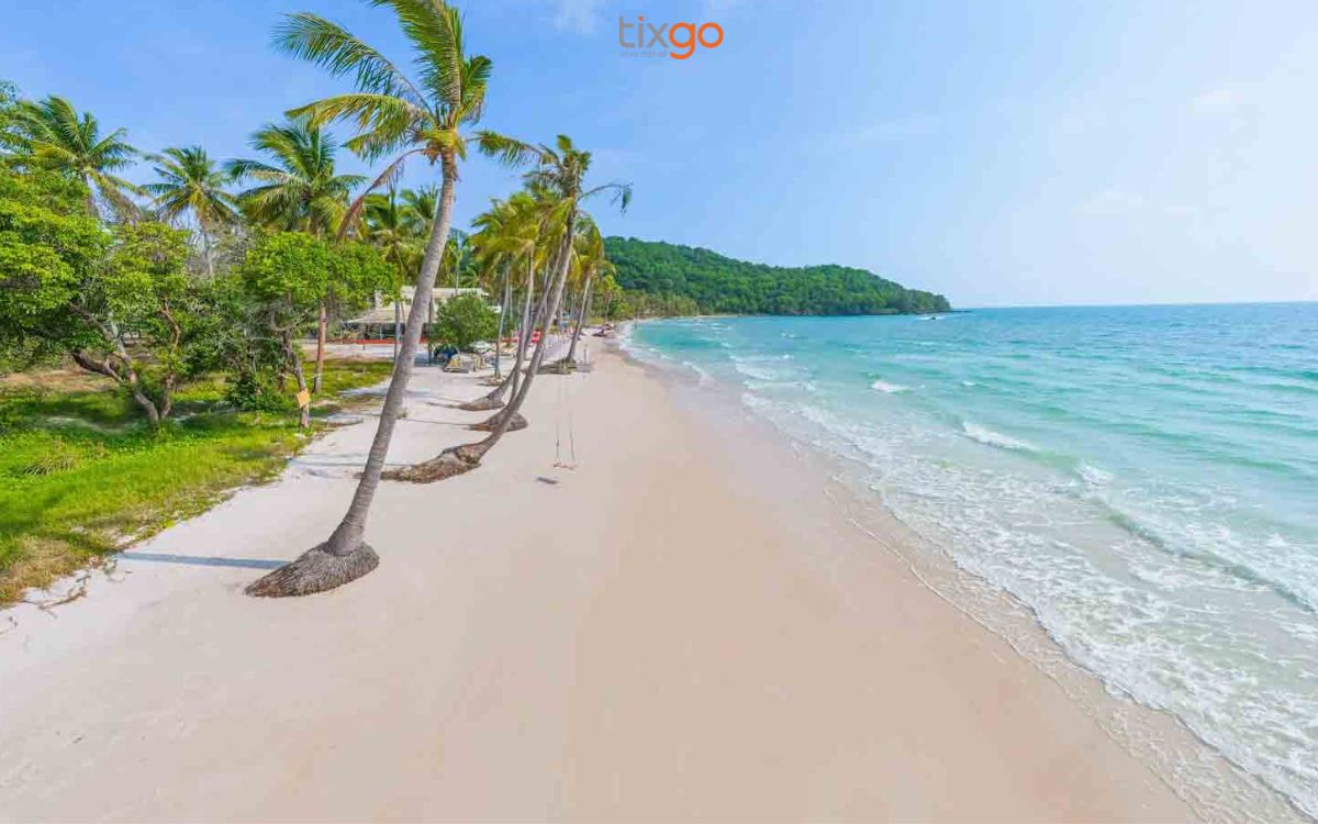 Bãi Sao nổi tiếng với bờ cát trắng mịn như kem