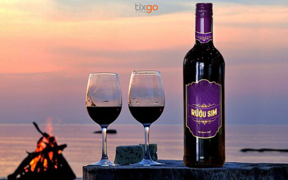 Rượu sim Phú Quốc là đặc sản quen thuộc với du khách khi du lịch ở Phú Quốc