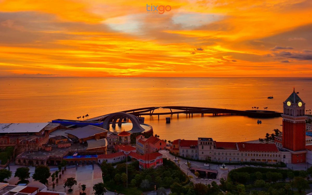 Thị trấn Hoàng Hôn là một trong những điểm ngắm hoàng hôn đẹp nhất Việt Nam