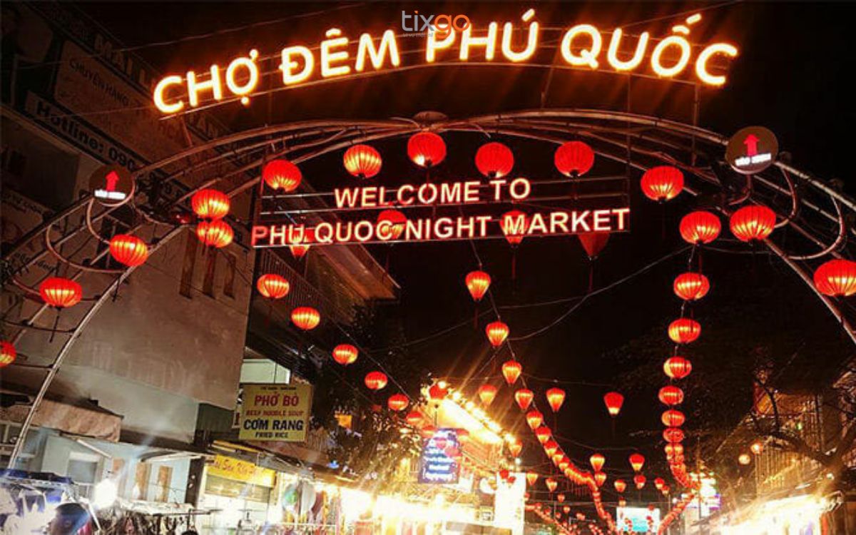 Chợ đêm Phú Quốc là điểm vui chơi về đêm sôi động