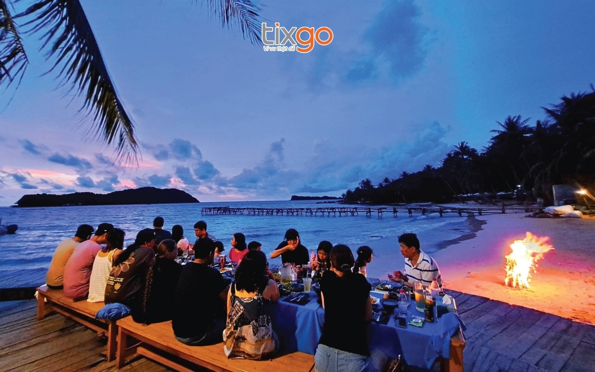 Thưởng thức BBQ trên bãi biển khi du lịch Phú Quốc tháng 6 Thưởng thức BBQ trên bãi biển khi du lịch Phú Quốc tháng 6