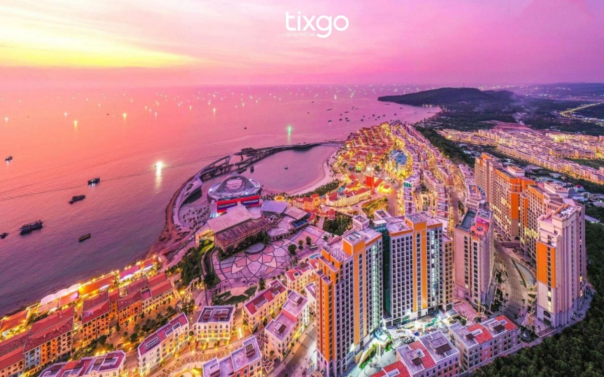 du lịch Phú Quốc tháng 9 Thị trấn Hoàng Hôn Sunset Town