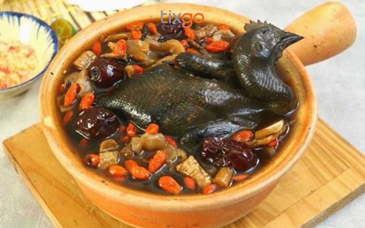 Món gà đen hầm thuốc bắc bổ dưỡng cho sức khỏe