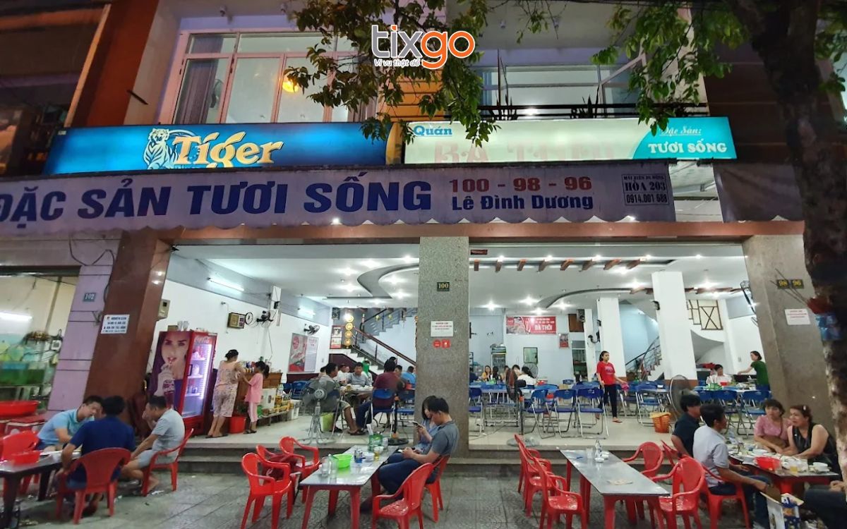 Quán Bà Thôi là một trong những quán hải sản Đà Nẵng nổi tiếng 