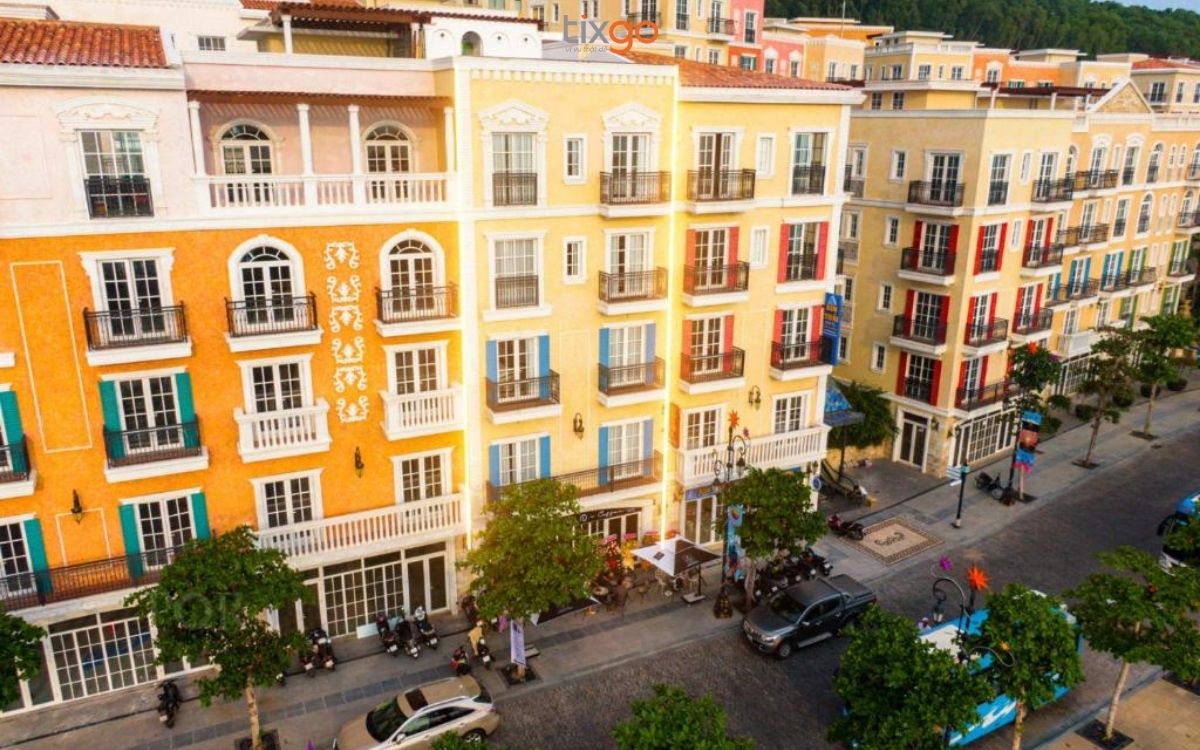 Khách sạn Royal Phú Quốc tọa lạc tại Sunset Town