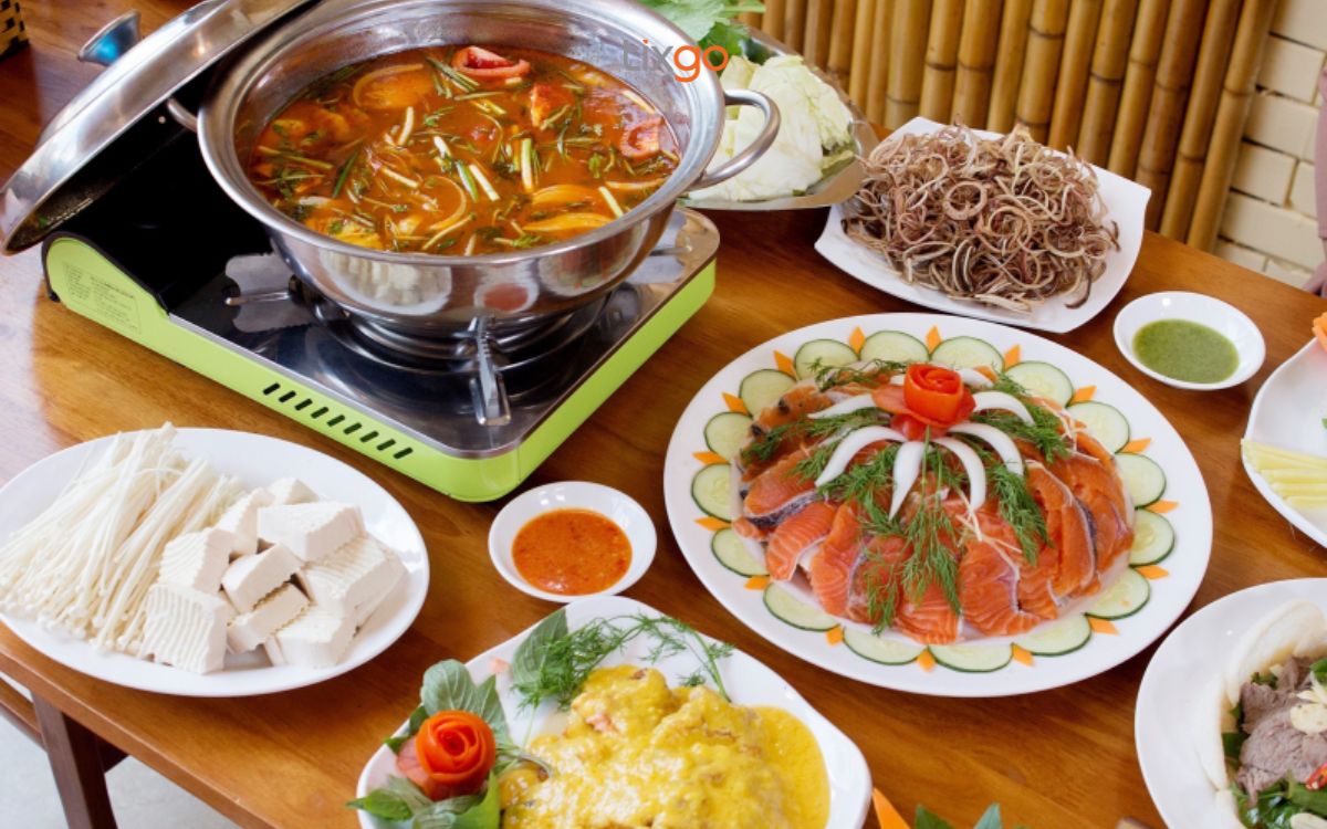 Khi đến với Sapa nên thưởng thức món lẩu cá Hồi ấm nóng trong thời tiết se lạnh kinh nghiệm ăn uống ở sapa