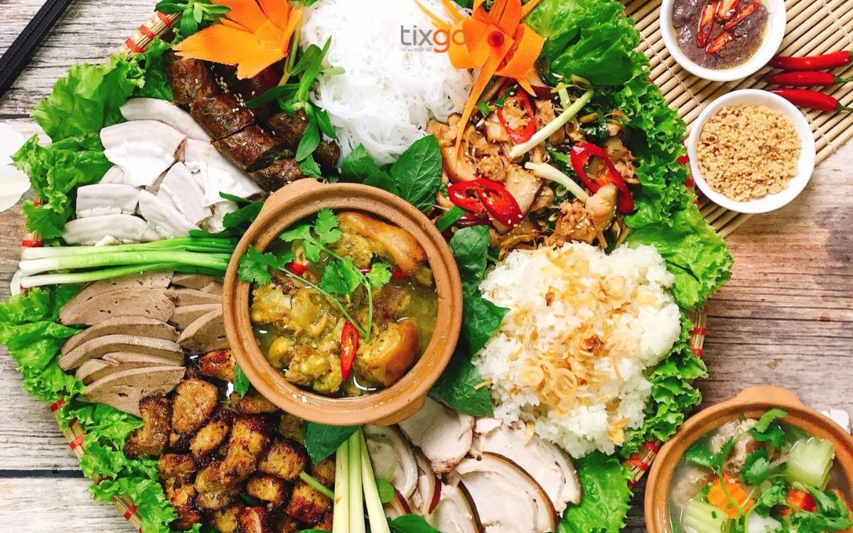 Mâm thịt lợn cắp nách làm du khách lưu luyến kinh nghiệm ăn uống ở sapa