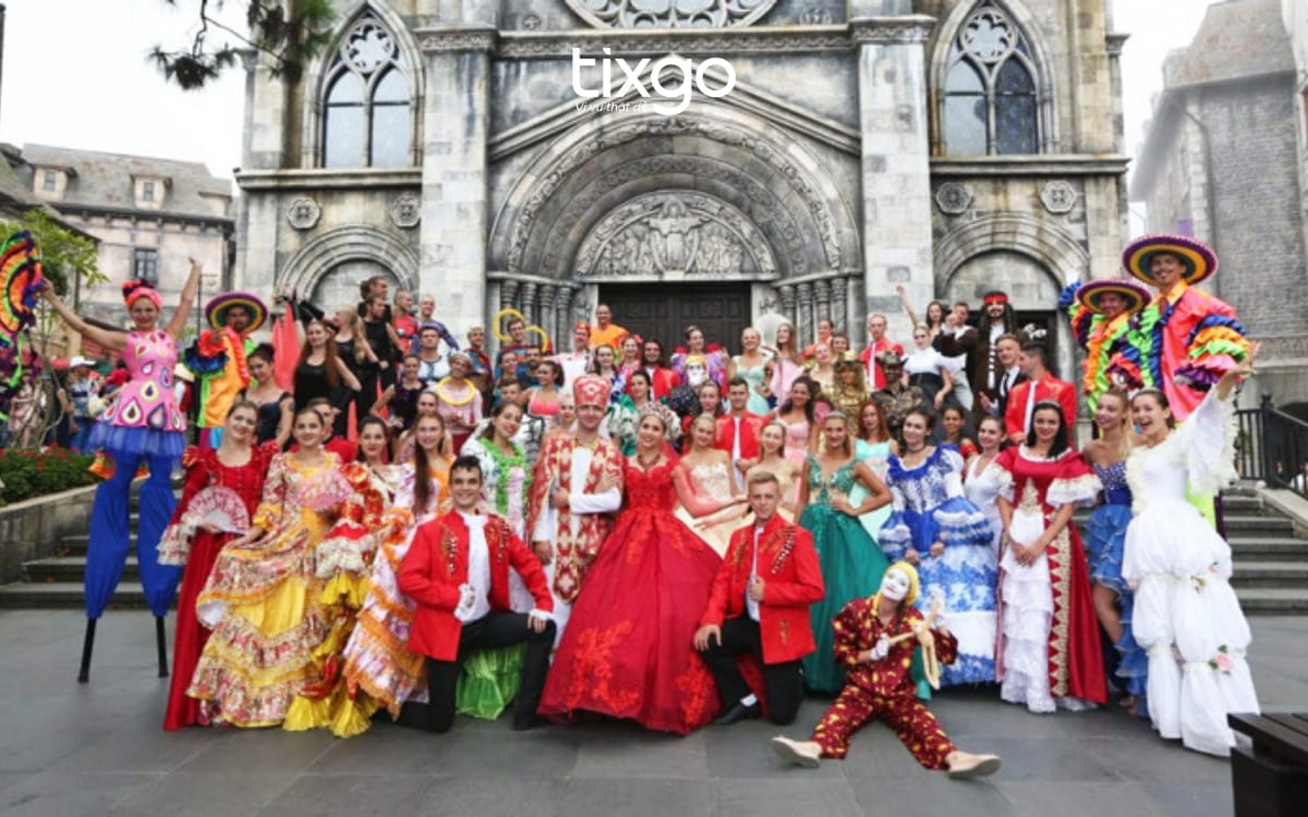 Carnival hóa trang là một trong các lễ hội Đà Nẵng