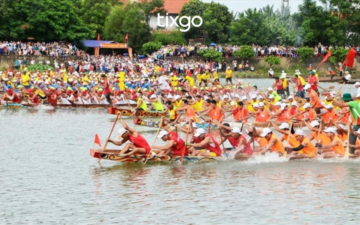 Lễ hội đua thuyền trên Sông Hàn là một trong các lễ hội truyền thống ở Đà Nẵng