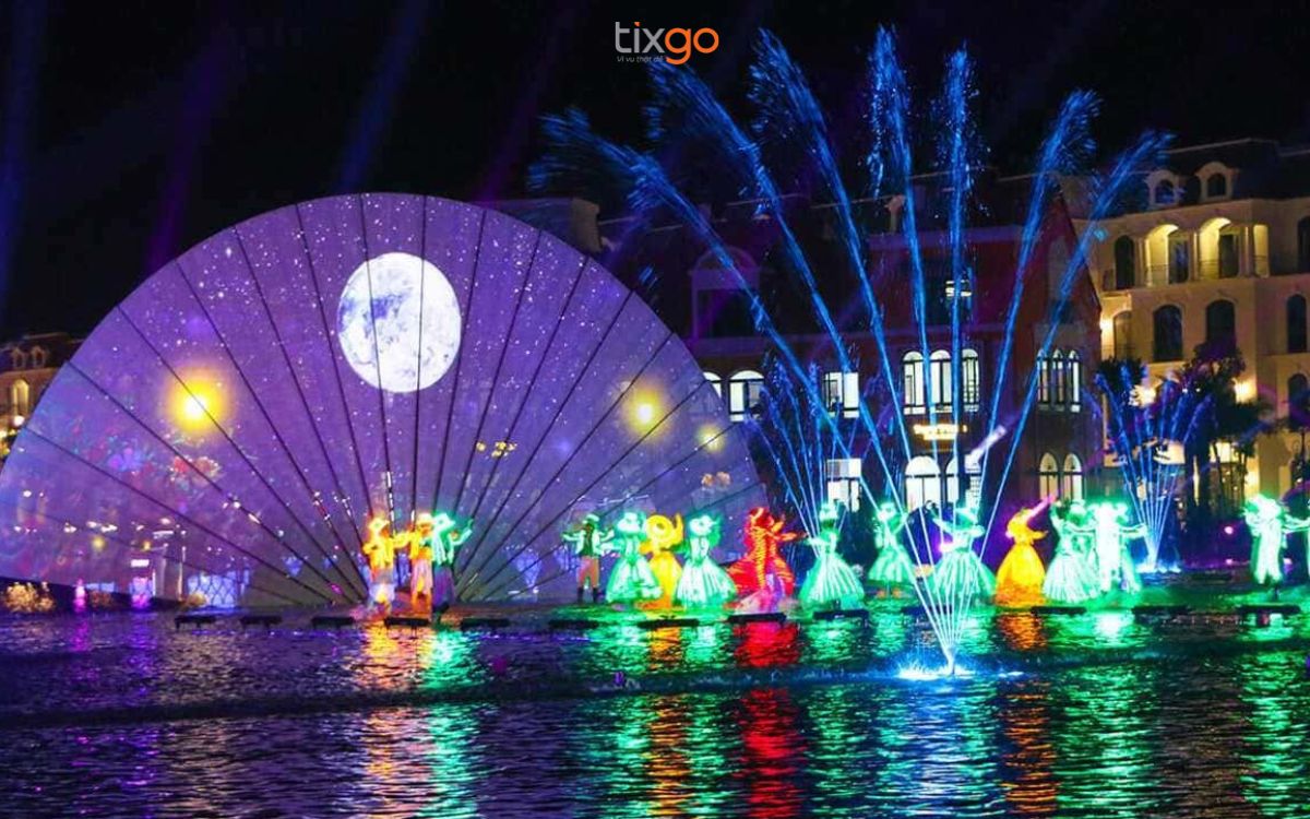 Sắc màu Venice được ví như vũ khúc ánh sáng huyền ảo trên mặt hồ Tình Yêu