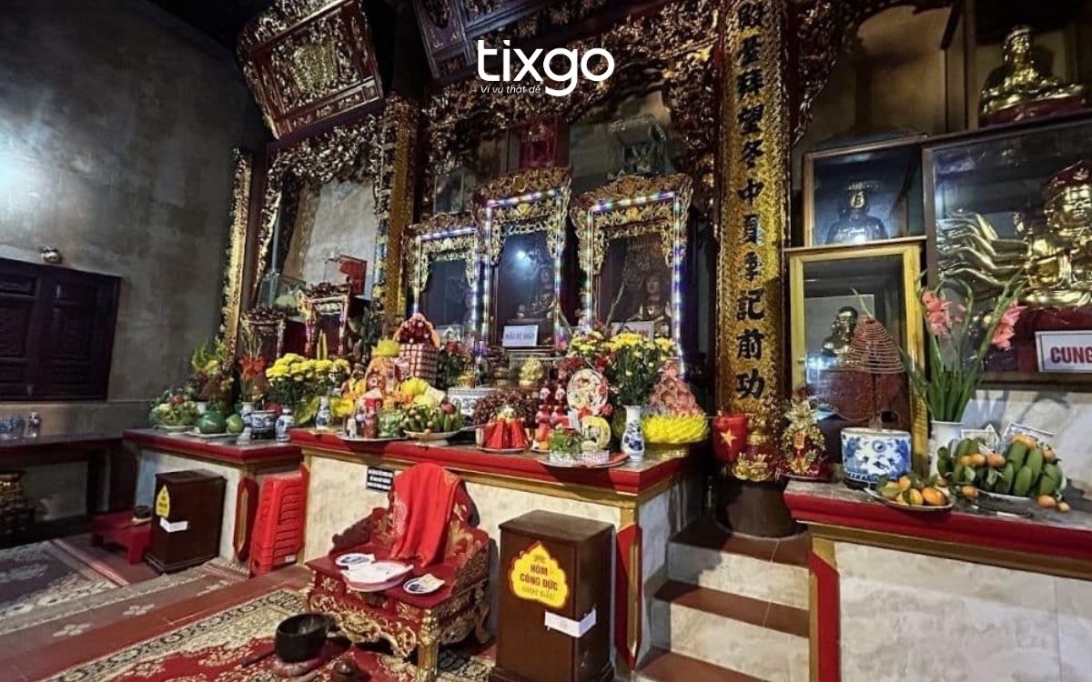 Kiến trúc trang nghiêm bên trong Đền Mẫu Thượng Sapa Mẫu Thượng Sapa