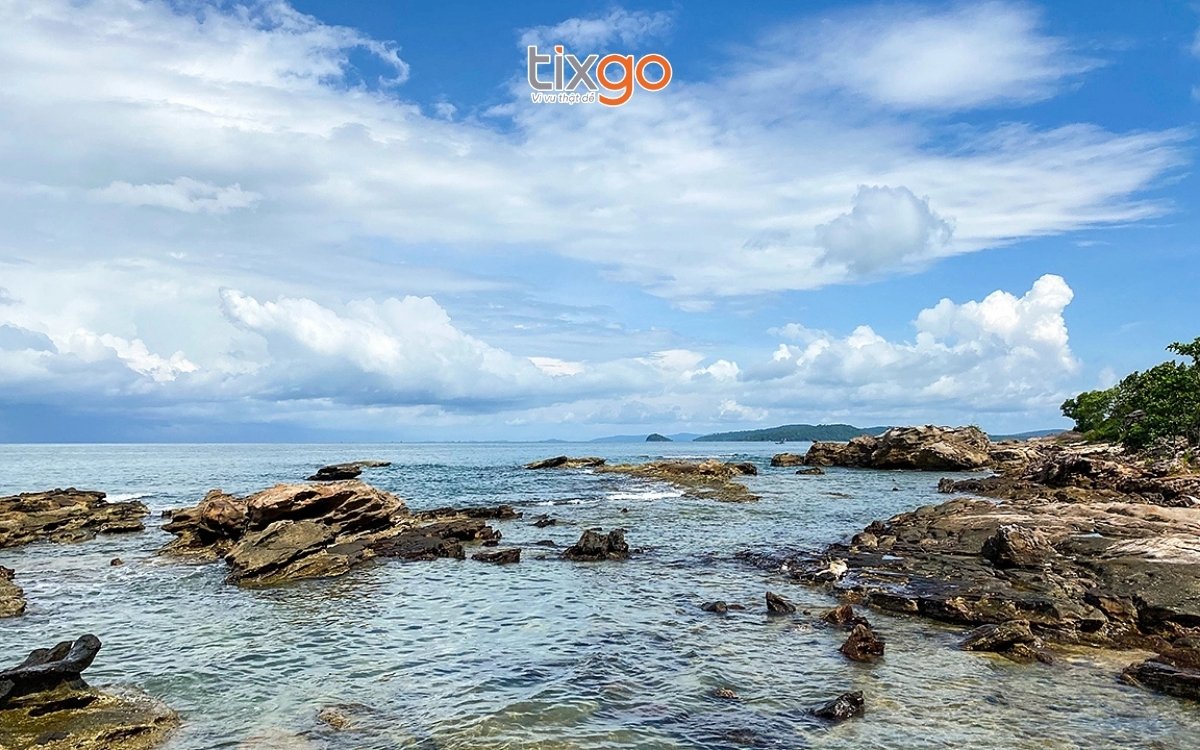 Mũi Gành Dầu ở Phú Quốc với nhiều ghềnh đá nhấp nhô Mũi Gành Dầu ở Phú Quốc với nhiều ghềnh đá nhấp nhô