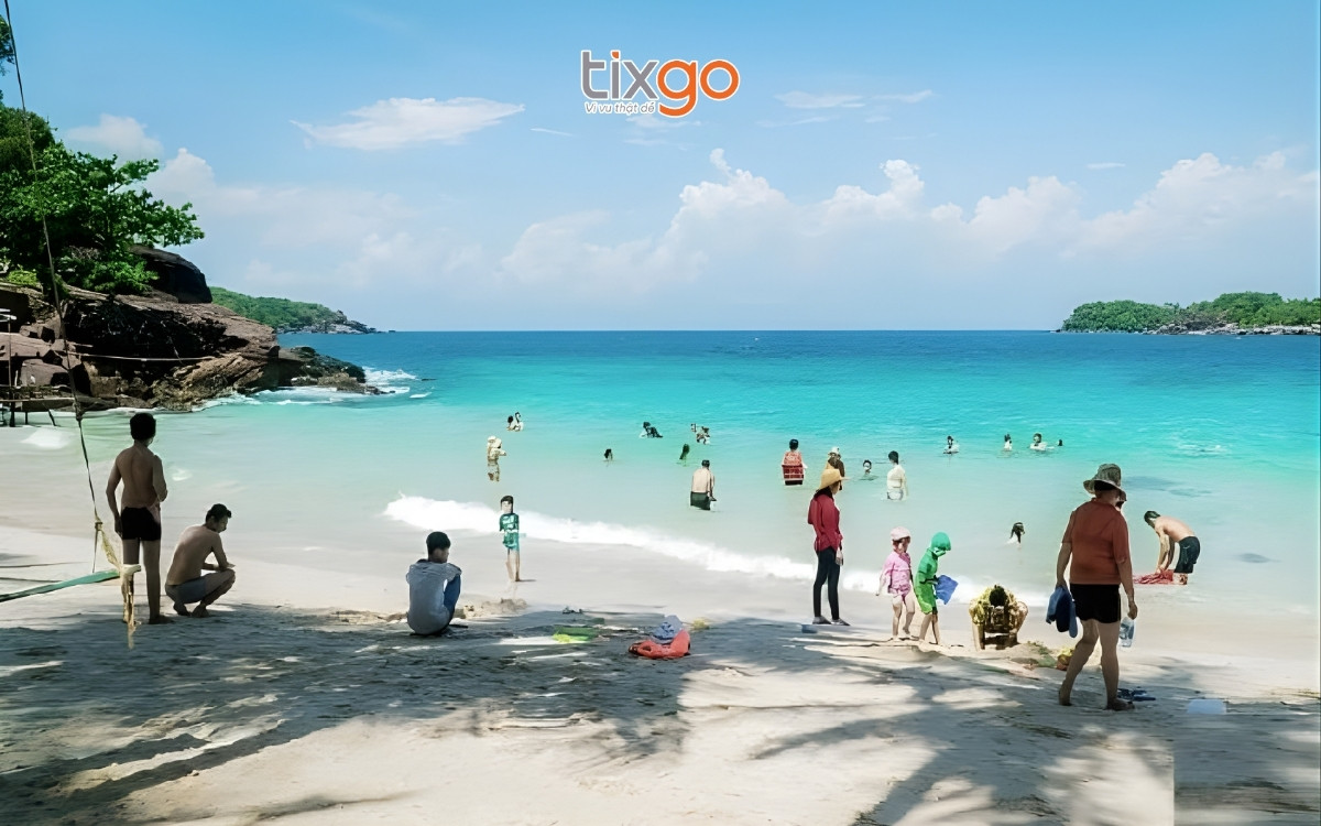 Thả mình tại bãi biển Gành Dầu Phú Quốc Thả mình tại bãi biển Gành Dầu Phú Quốc