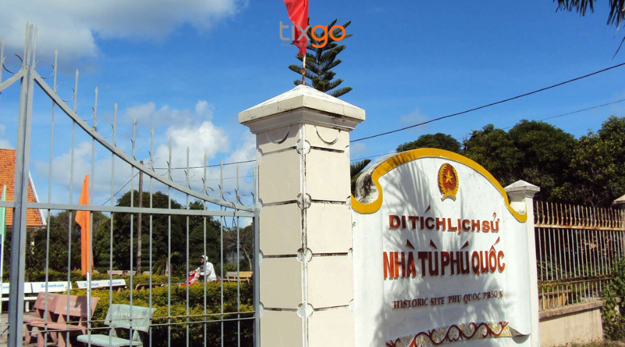 Nhà tù phú quốc