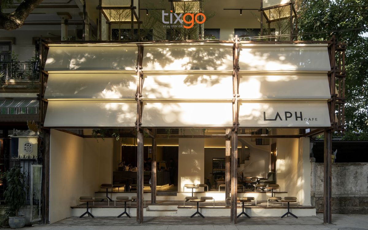 quán cafe đẹp ở huế Mặt tiền hiện đại, cá tính với tông màu trầm của LAPH Coffee.