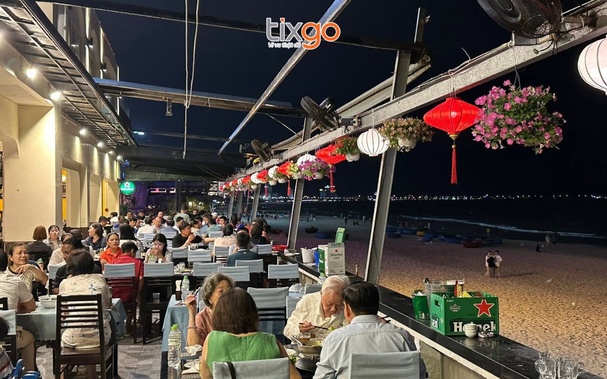 quán hải sản ngon ở mỹ khê đà nẵng Nhà hàng 4U là quán hải sản ngon ở Mỹ Khê Đà Nẵng ngắm hoàng hôn