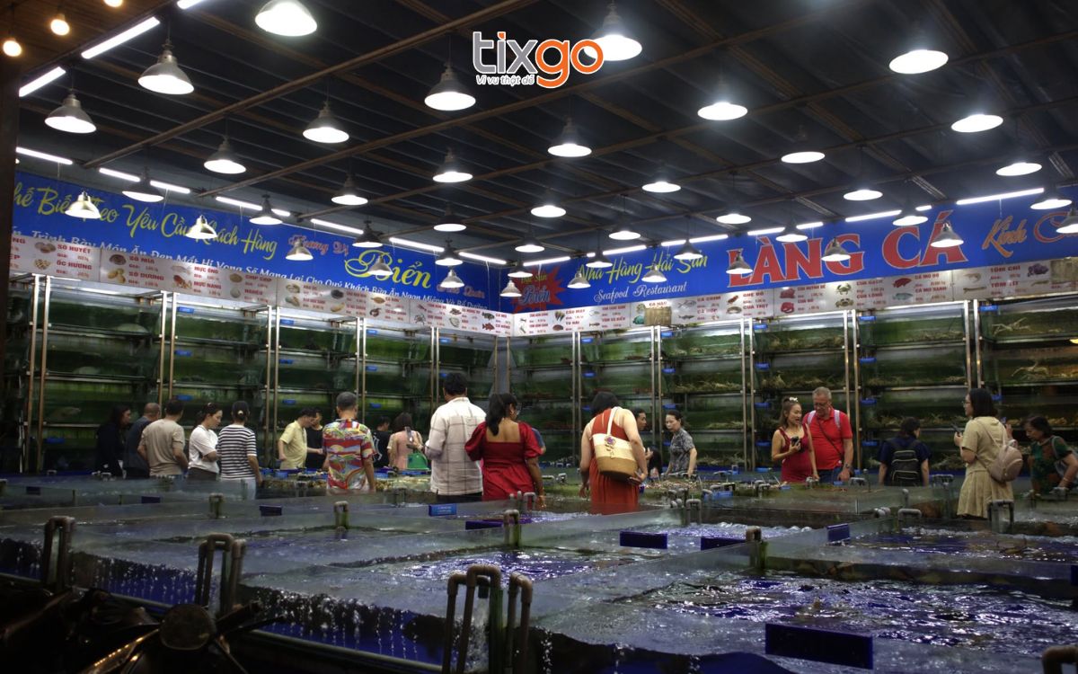 quán hải sản ngon ở mỹ khê đà nẵng Nhà hàng Hải Sản Làng Cá có không gian sang trọng