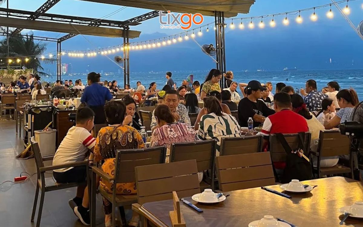 quán hải sản ngon ở mỹ khê đà nẵng Muối Biển Seafood Restaurant là nhà hàng view biển Mỹ Khê cao cấp