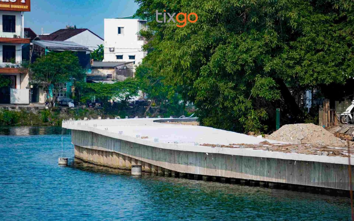 Cầu Đập Đá giữ vai trò quan trọng trong việc điều tiết hệ thống nước nội đô.
