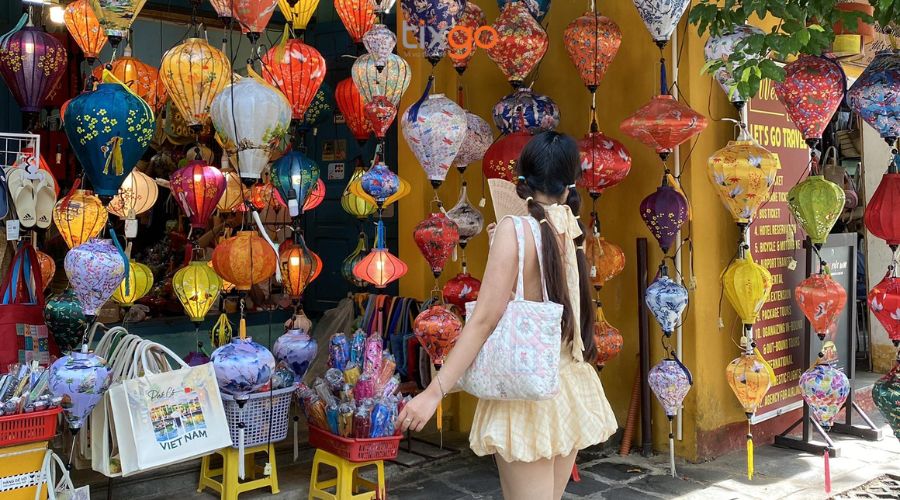 Đi Đà Nẵng mặc gì: Lưu ý về nhiệt độ và khí hậu để chọn trang phục phù hợp