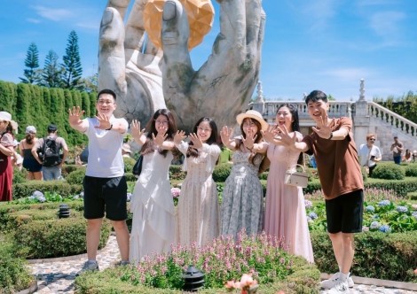 Vé Bà Nà Hills còn 485K cho du khách 18 - 25 tuổi [Hot nhất]