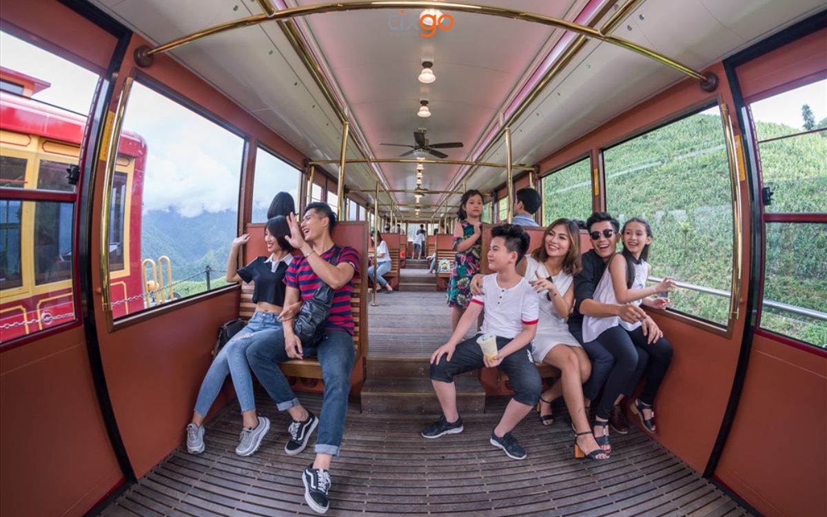 mua vé tàu hoả leo núi mường hoa