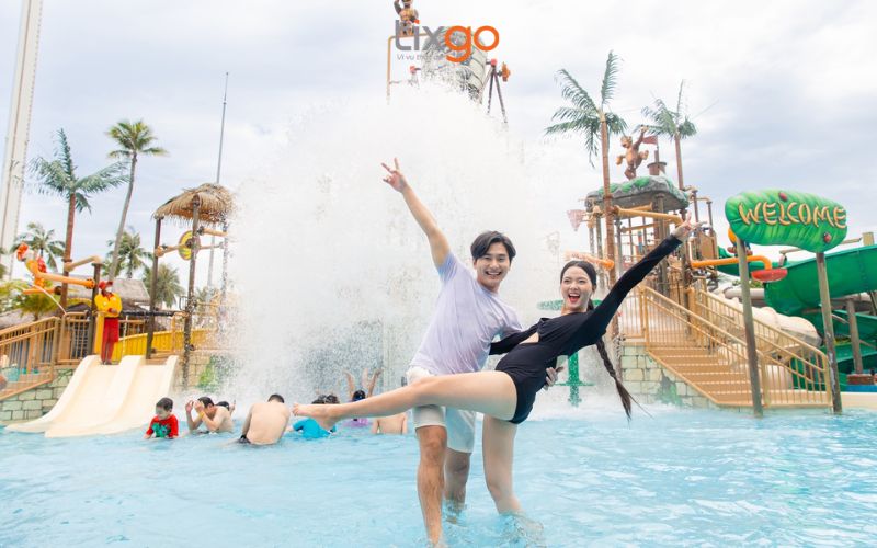 Trang phục đi công viên nước Aquatopia kín đáo mà vẫn sexy