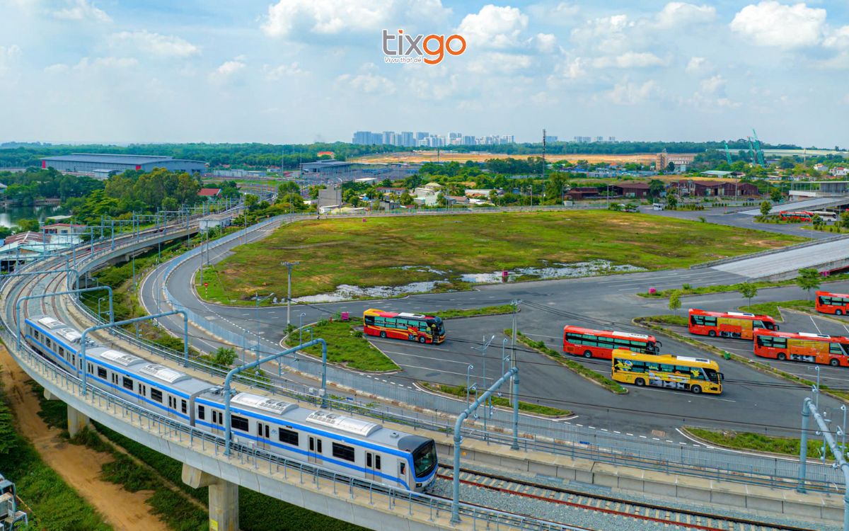 Di chuyển đến VinWonders Grand Park bằng tàu điện Metro