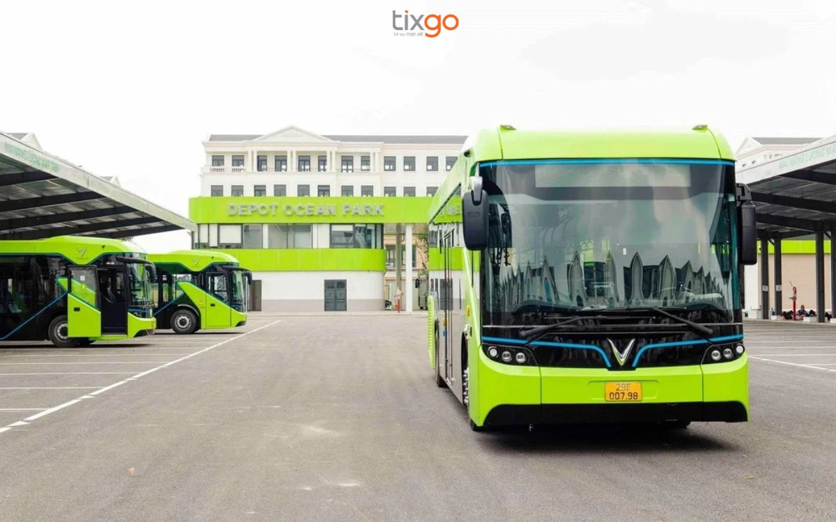 Xe bus điện VinBus giá rẻ, tiện lợi để đến Vinwonders Ocean Park