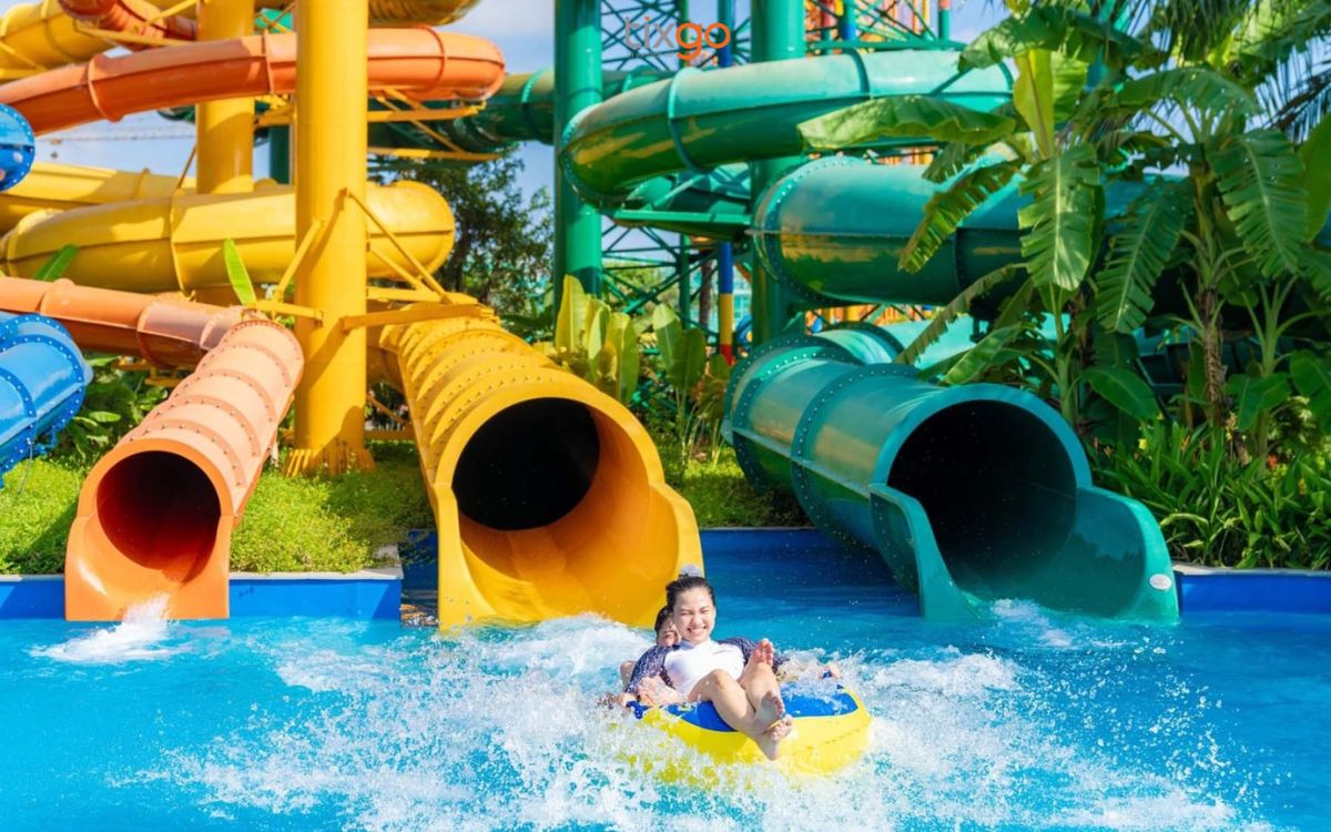 6 cụm đường trượt nước đa cấp độ với độ dốc và cao khác nhau